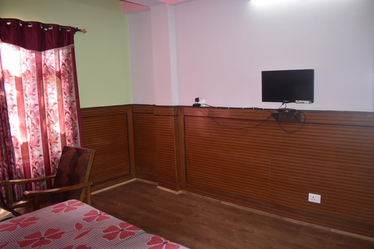 Hotel Snow Flake Rampur  ภายนอก รูปภาพ
